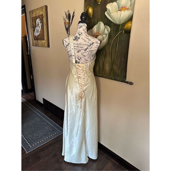 Stunning light yellow strapless gown , lace up back silk feel retails over $300 - Picture 8 of 14